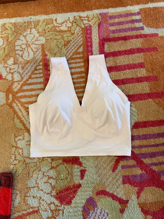 True & Co. large bra Everybody v neck bra beige - Picture 3 of 5